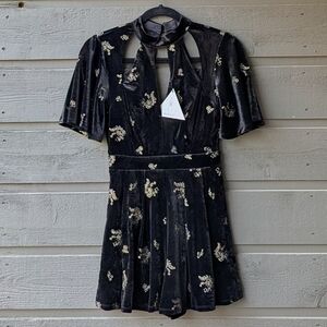 NWT Lost + Wander Genevieve Black Velvet Embroidered Romper Size XS